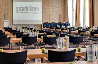 Гостиница Park Inn by Radisson Koln City West