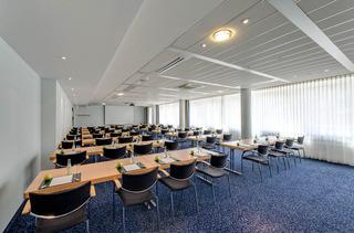 Гостиница Park Inn by Radisson Koln City West