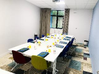 Гостиница Golden Tulip Aix en Provence