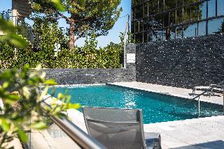 Гостиница Golden Tulip Aix en Provence