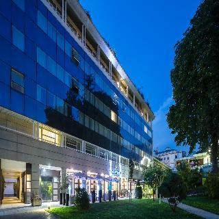 Гостиница Golden Tulip Aix-Les-Bains