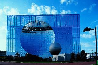 Гостиница Novotel Poitiers Site du Futuroscope
