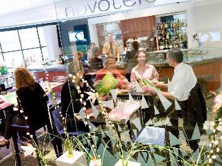 Гостиница Novotel Poitiers Site du Futuroscope