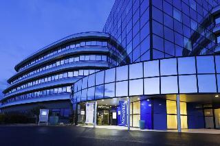 Гостиница Novotel Poitiers Site du Futuroscope