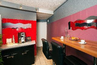 Гостиница Residhome Bures La Guyonnerie