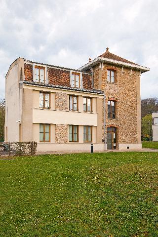 Гостиница Residhome Bures La Guyonnerie
