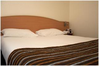 Гостиница Hotel Kyriad Sete Balaruc