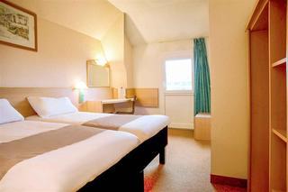 Гостиница ibis Poissy