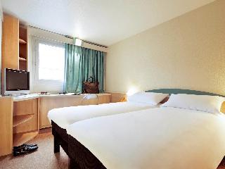 Гостиница ibis Poissy
