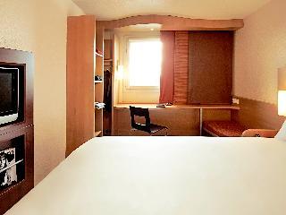 Гостиница ibis Poissy