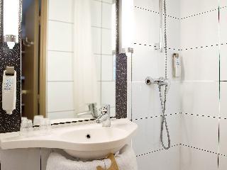 Гостиница ibis Poissy