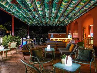 Гостиница ibis Hyeres Plage Thalassa