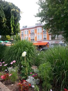 Гостиница The Originals Boutique Hotel Alize Evian-les-Bains