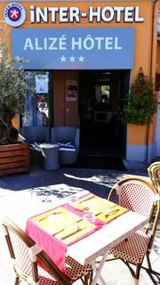 Гостиница The Originals Boutique Hotel Alize Evian-les-Bains