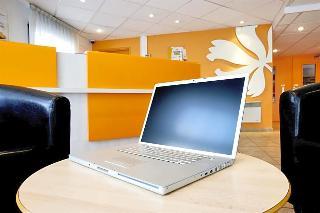 Hotel Premiere Classe Paris Ouest Pont De Suresnes