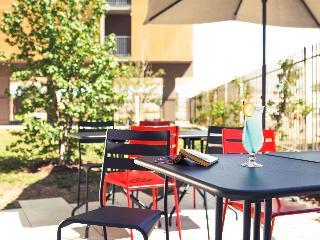 Гостиница ibis Lyon Carre de Soie Hotel