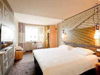 Гостиница ibis Lyon Carre de Soie Hotel