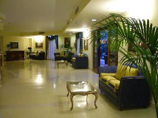 Hotel Royals Gate