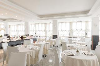 Hotel Commodore