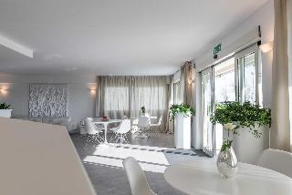 Hotel Commodore