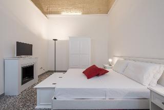 Hotel Ada Suite