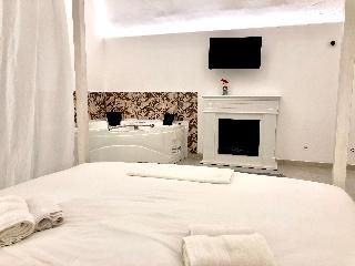 Hotel Ada Suite