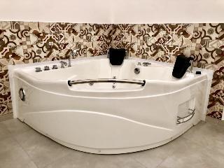 Hotel Ada Suite