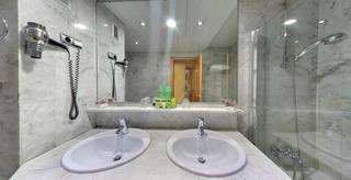 Гостиница Silken Indautxu