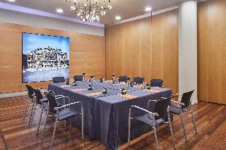 Гостиница Silken Indautxu