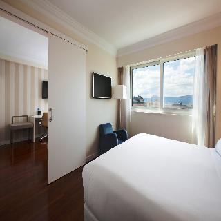 Гостиница NH Pamplona Iruna Park