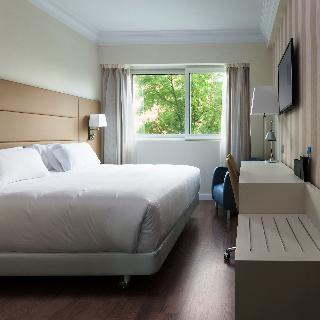 Гостиница NH Pamplona Iruna Park