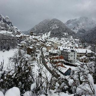 Hotel Sno Isaba