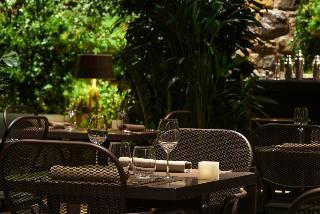 Гостиница Castillo de Gorraiz Golf and Spa