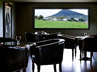 Гостиница Castillo de Gorraiz Golf and Spa