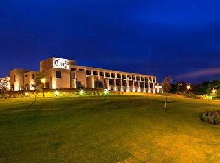 Гостиница Castillo de Gorraiz Golf and Spa