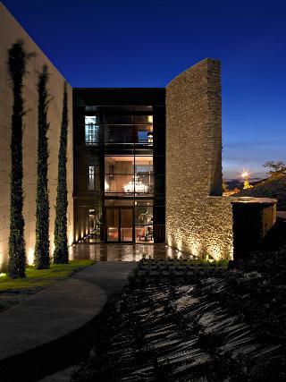 Гостиница Castillo de Gorraiz Golf and Spa