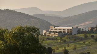 Гостиница Castillo de Gorraiz Golf and Spa