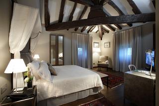 Гостиница Iriarte Jauregia Hotel