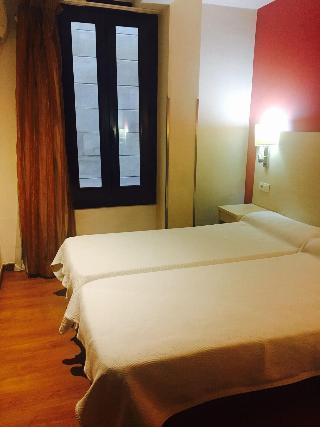 Гостиница Hostal Fina