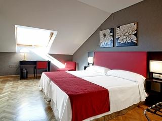 Гостиница Hostal Carlos III