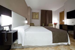 Гостиница Hostal Carlos III