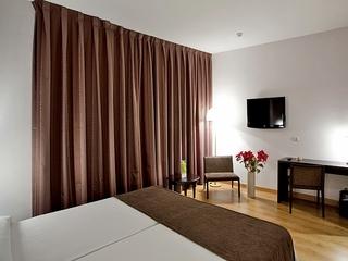 Гостиница Hostal Carlos III