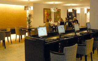 Гостиница Beach Club Font de Sa Cala