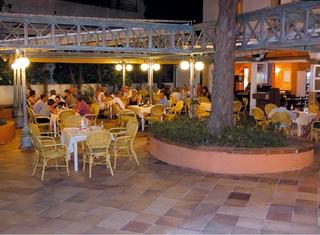 Гостиница Beach Club Font de Sa Cala