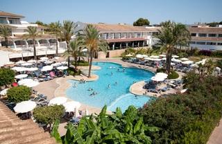 Гостиница Beach Club Font de Sa Cala