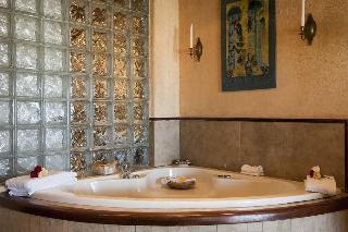 Гостиница The Beach Comber Hotel & Resort