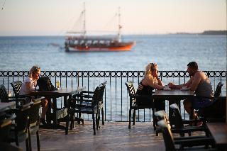 Гостиница Tuntas Beach Hotel Altinkum