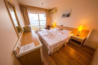 Гостиница Tuntas Beach Hotel Altinkum