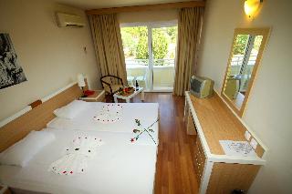 Гостиница Tuntas Beach Hotel Altinkum