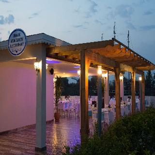 Гостиница Water Side Resort & Spa